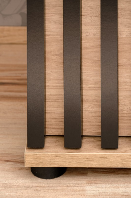 Komoda Pedro 90 cm z lamelami do przedpokoju hickory jackson/czarny