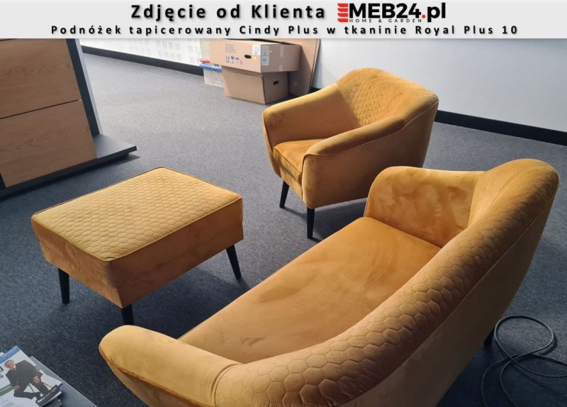 Podnóżek tapicerowany Cindy Plus w stylu skandynawskim - zdjęcie od klienta