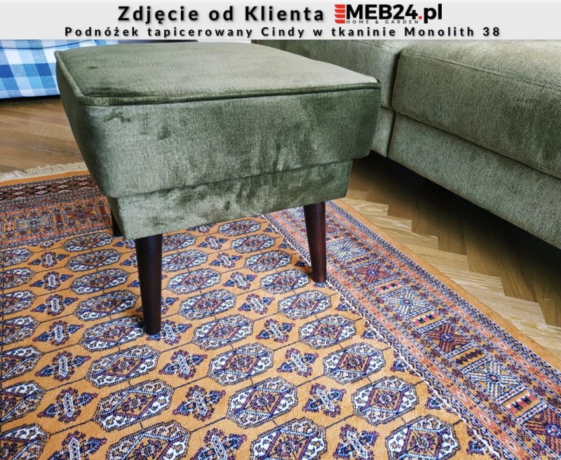 Podnóżek tapicerowany Cindy w stylu skandynawskim - zdjęcie od klienta