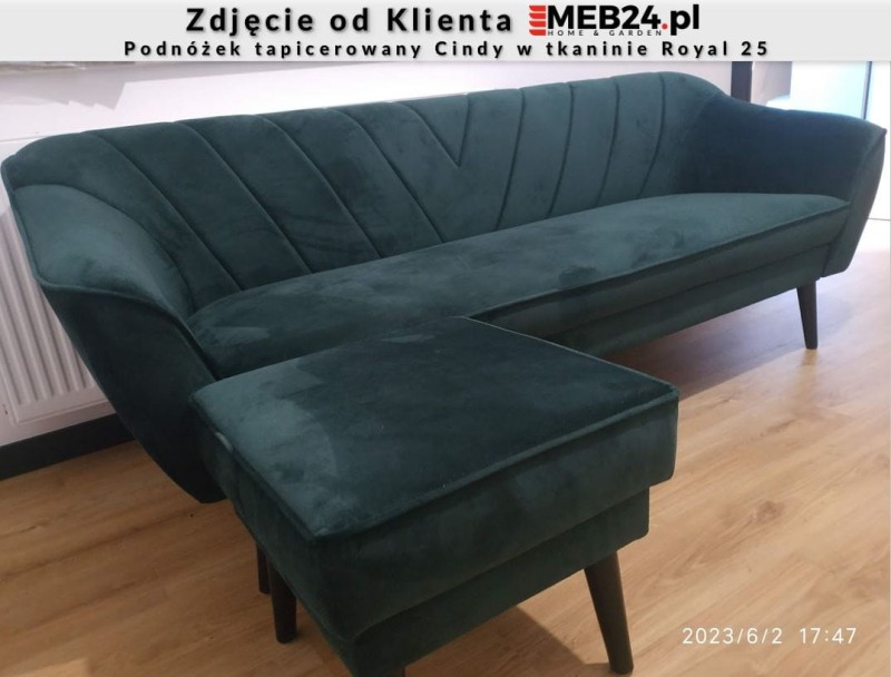 Podnóżek tapicerowany Cindy w stylu skandynawskim - zdjęcie od klienta