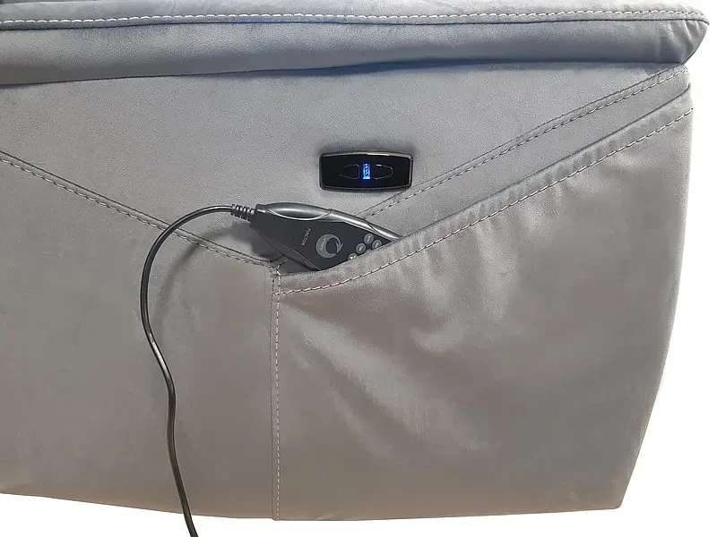 Fotel rozkładany z funkcją masażu Neptun Velvet M