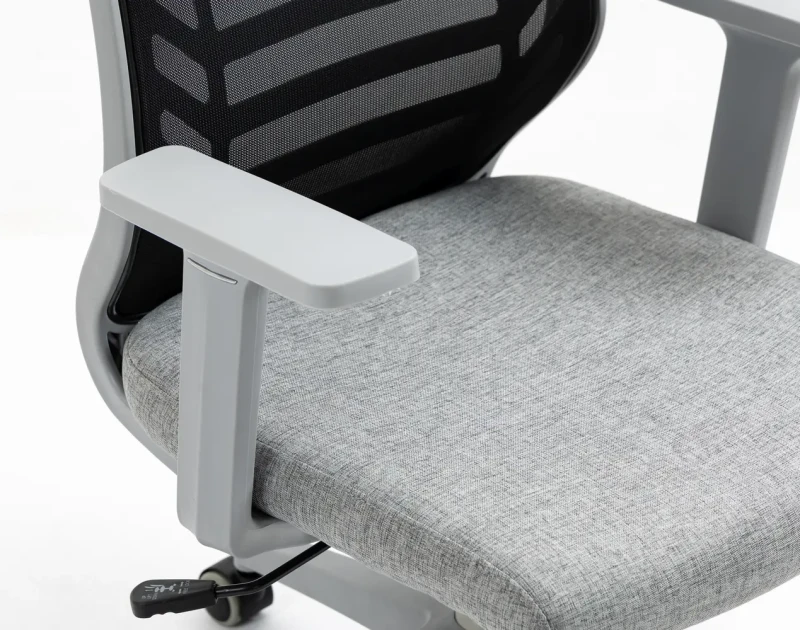 Fotel obrotowy Q-320 czarny/szary