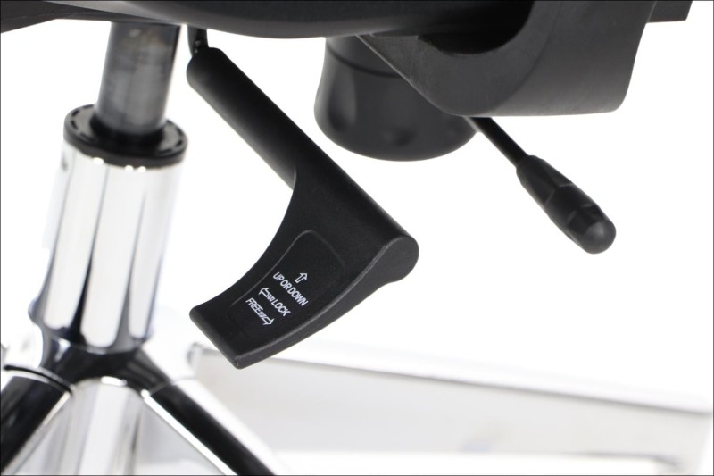 Fotel biurowy AKCENT Czarny/chrom detale