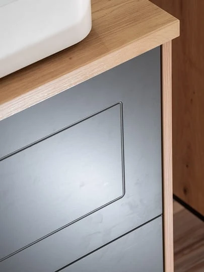 Szafka pod umywalkę MADERA GREY 820 dąb artisan/grafit - aranżacja
