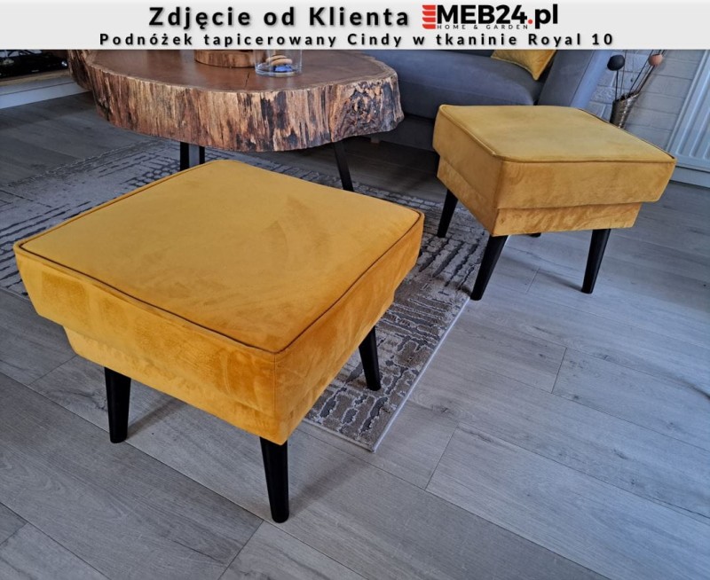 Podnóżek tapicerowany Cindy w stylu skandynawskim - zdjęcie od klienta