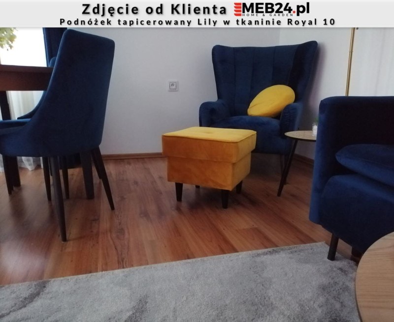 Podnóżek tapicerowany Lily w stylu skandynawskim - zdjęcie od klienta