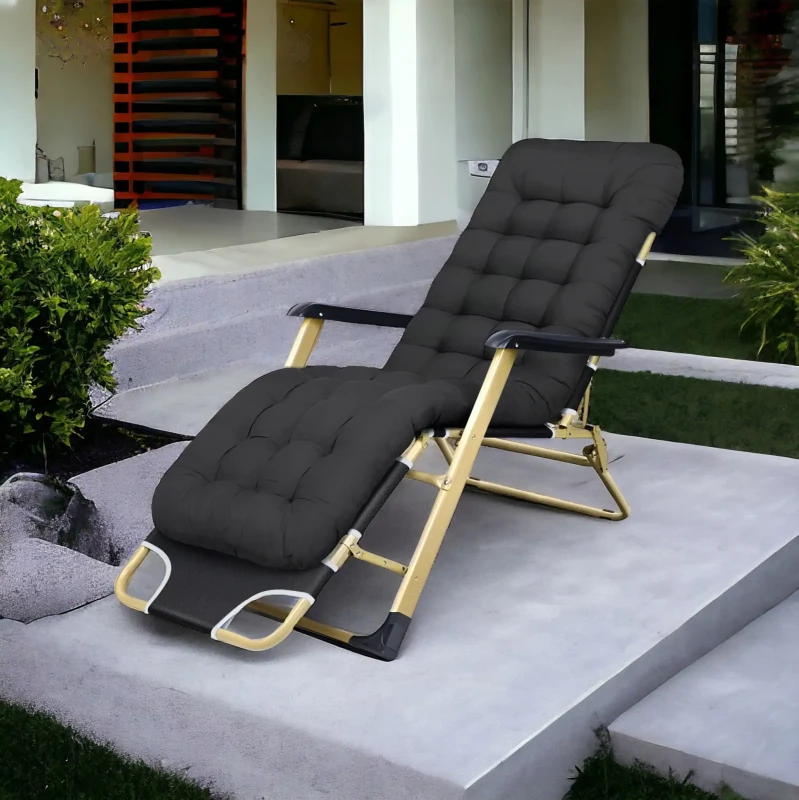 Leżak ogrodowy Libretto rozkładany plażowy z miękką poduszką czarny na  złotym stelażu