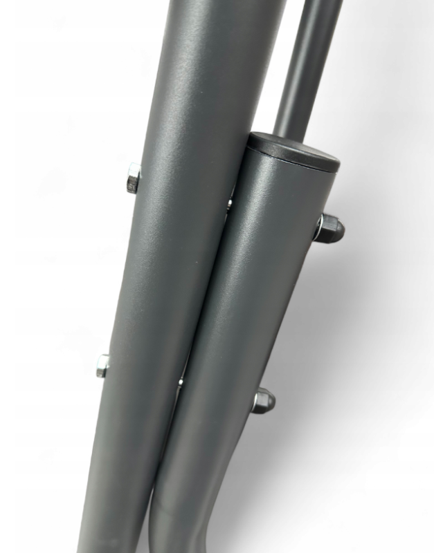 Osłonę przeciwsłoneczną można regulować w zakresie 45 stopni,