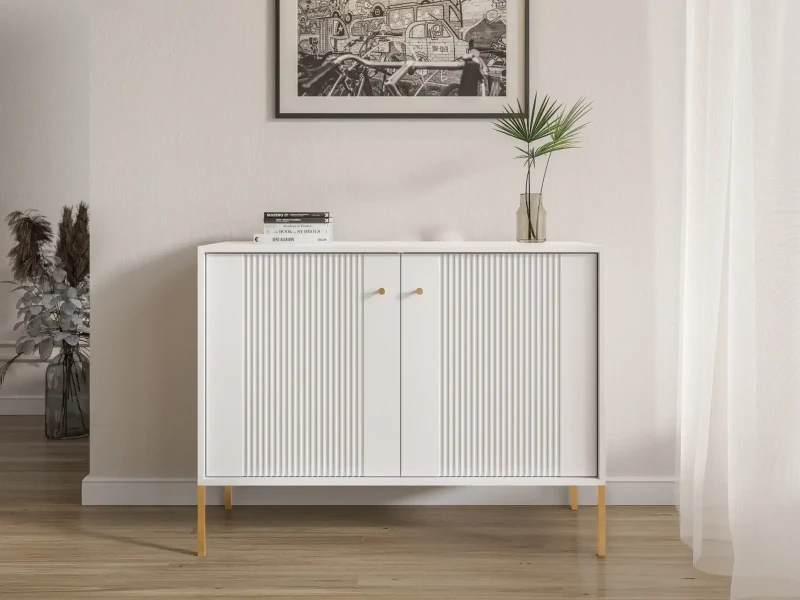 Komoda Iseo 105 cm dwudrzwiowa z frezowanymi frontami biały/złote nogi