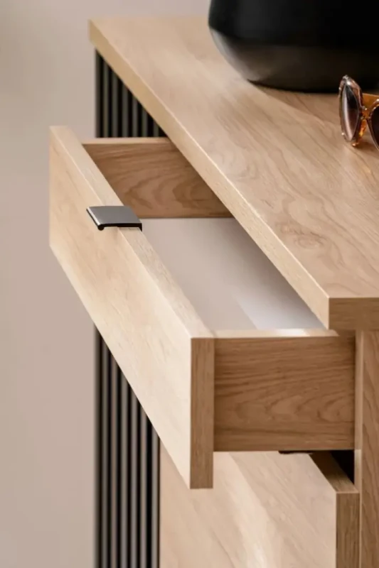 Komoda Pedro 90 cm z lamelami do przedpokoju hickory jackson/czarny