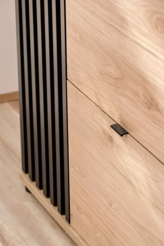 Komoda Pedro 90 cm z lamelami do przedpokoju hickory jackson/czarny