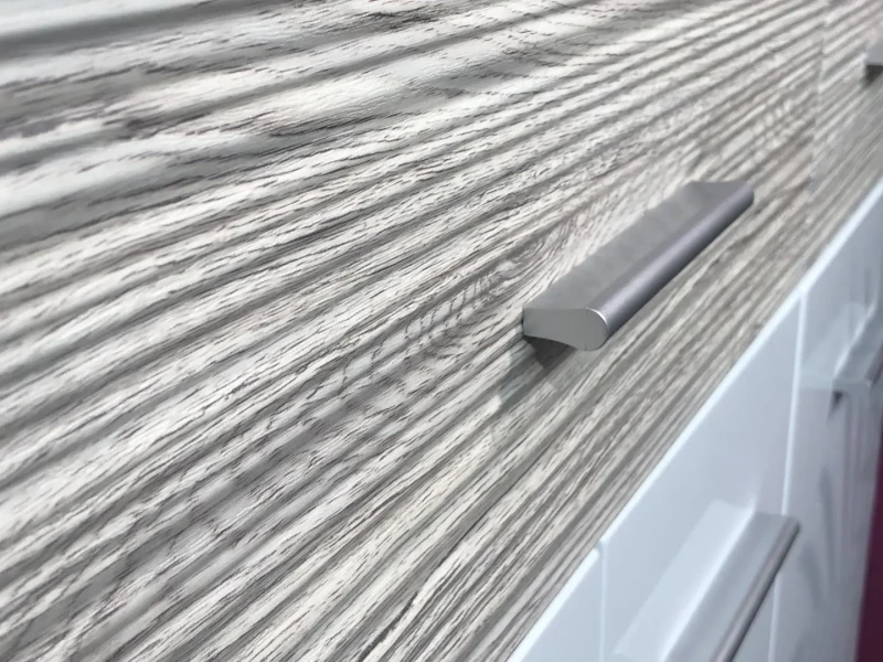 Zestaw mebli do przedpokoju Gustavo IX sześć elementów dąb wellington/biały połysk