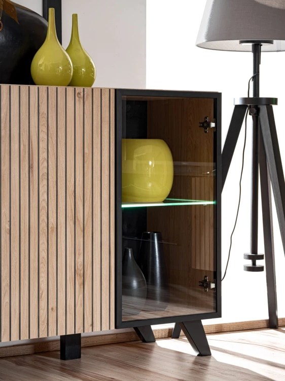 Komoda Liam 160 cm z oświetleniem LED do salonu hickory jackson/czarny