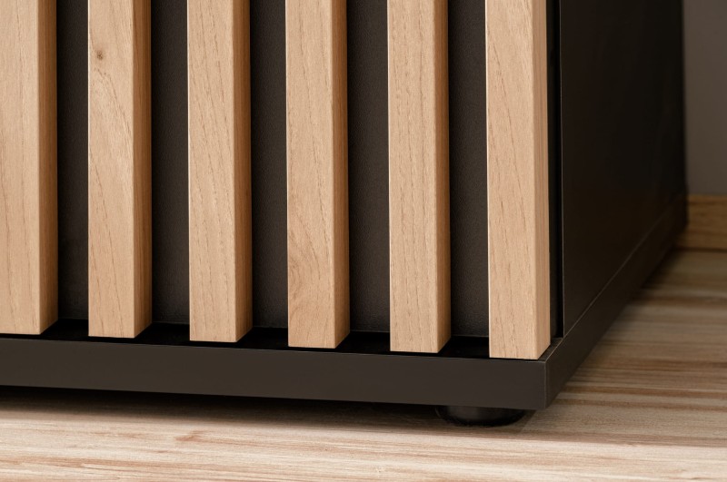 Witryna niska Cameron 80 cm z LED do salonu czarny/hickory jackson