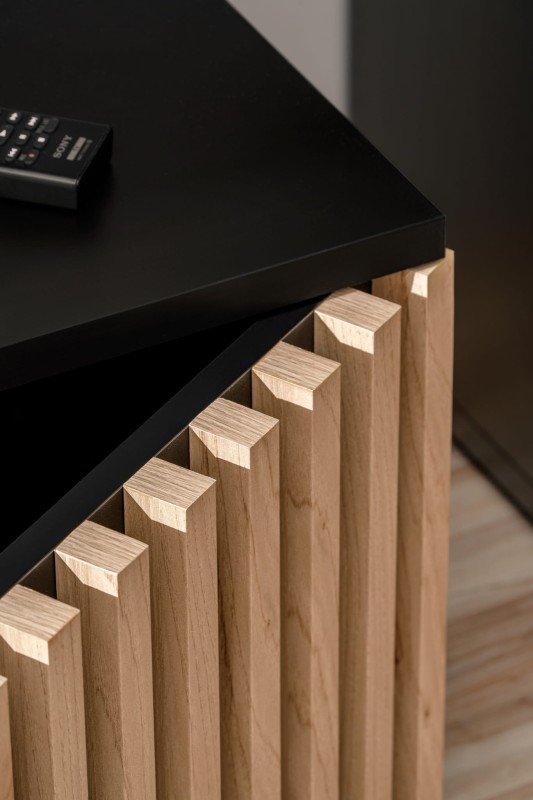 Szafka RTV Cameron 163 cm z LED do salonu czarny/hickory jackson