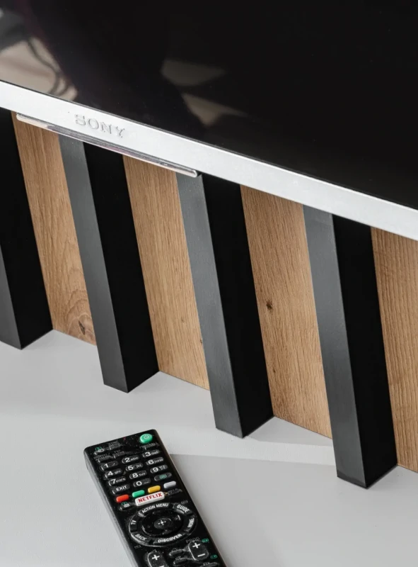 Meblościanka Verti z oświetleniem LED panel ścienny z lamelami do salonu