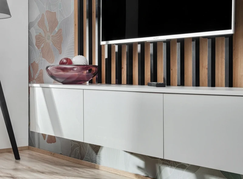 Meblościanka Verti z oświetleniem LED panel ścienny z lamelami do salonu