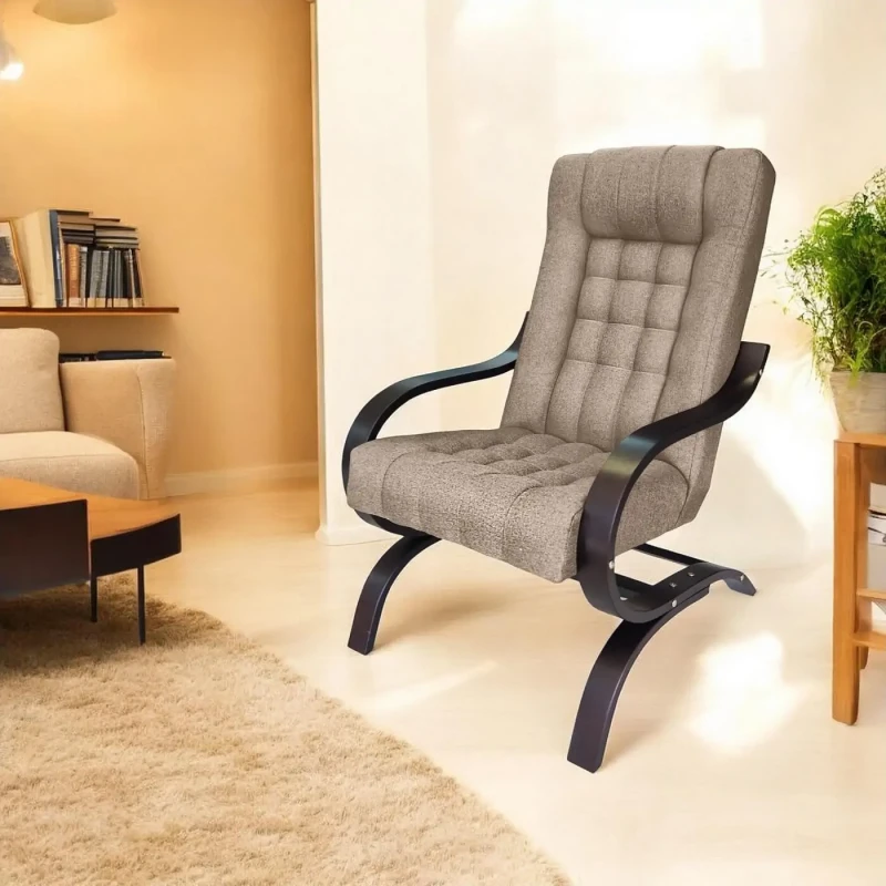 Fotel tapicerowany Finka Sisu pikowany na bukowym stelażu do salonu - beżowy Sawana 17