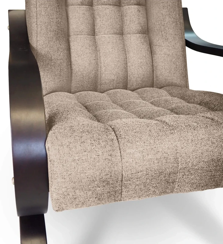 Fotel tapicerowany Finka Sisu pikowany na bukowym stelażu do salonu - beżowy Sawana 17