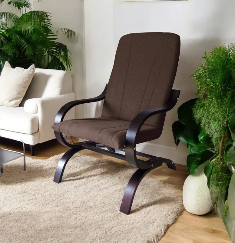 Fotel tapicerowany Finka Sisu gładki na bukowym stelażu do salonu - brązowy Malmo 26