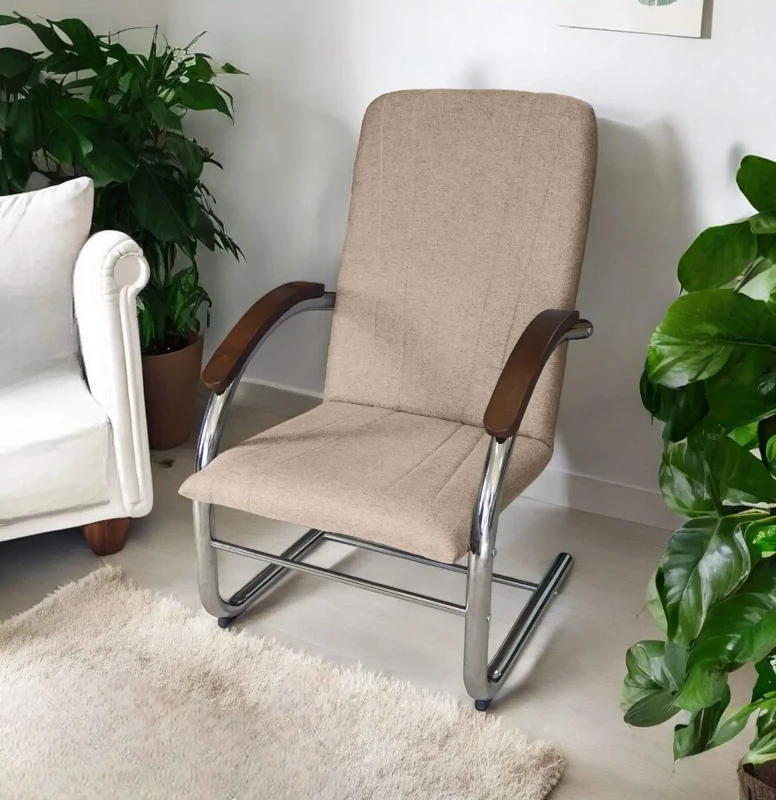 Fotel tapicerowany Finka Happy gładki na metalowym stelażu do salonu - beżowy Sawana 17