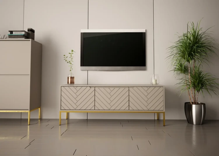 Szafka RTV Aspen I 150 cm trzydrzwiowa na metalowych nóżkach do salonu cashmere/złoty