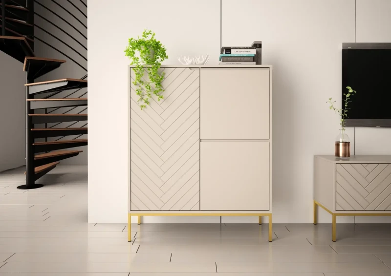Komoda wysoka Aspen VII 102 cm trzydrzwiowa z frezowanym frontem do salonu cashmere/złoty