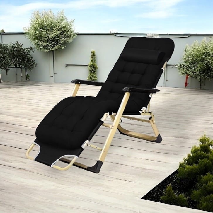 Leżak ogrodowy Libretto rozkładany plażowy z miękką poduszką czarny na  złotym stelażu