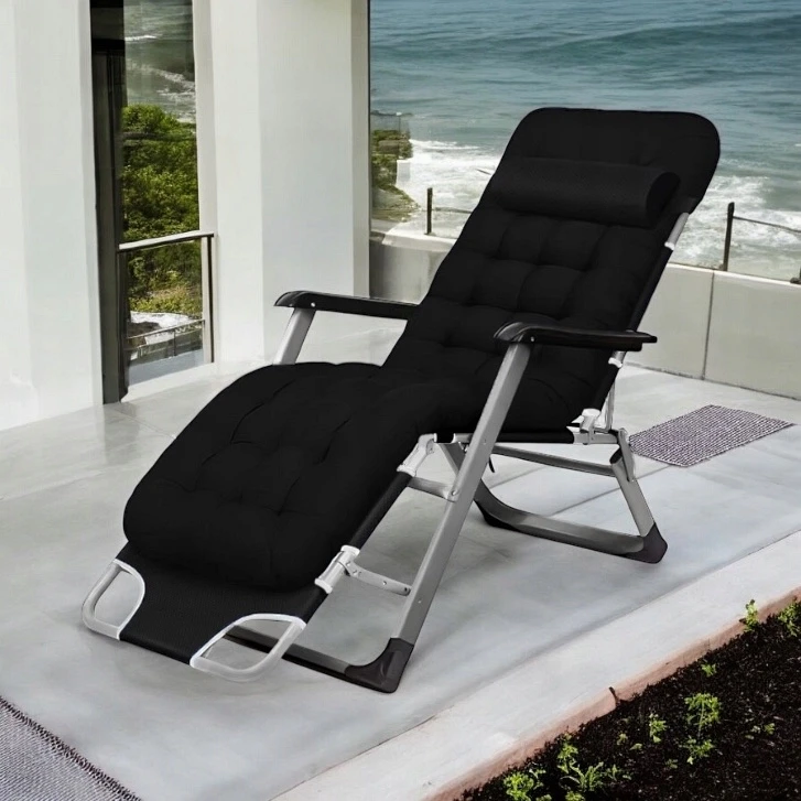 Leżak ogrodowy Libretto rozkładany plażowy z miękką poduszką czarny na szarym stelażu