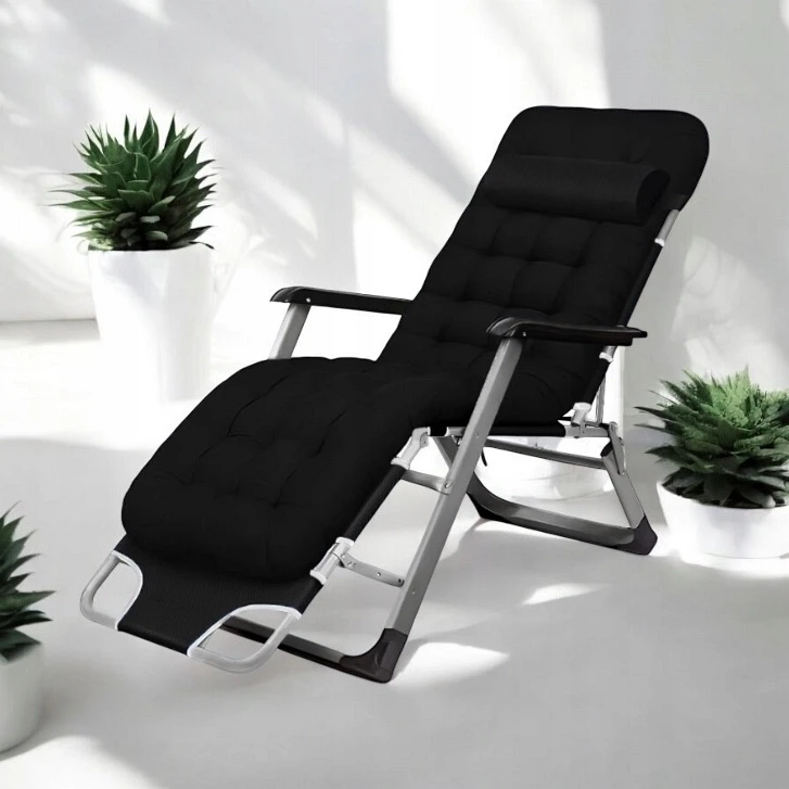Leżak ogrodowy Libretto rozkładany plażowy z miękką poduszką czarny na szarym stelażu
