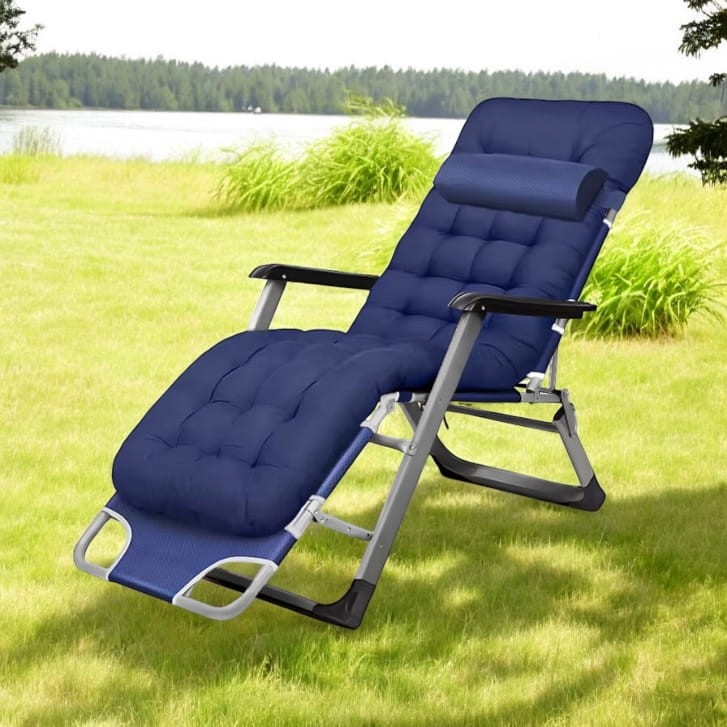Leżak ogrodowy Libretto rozkładany plażowy z miękką poduszką niebieski na szarym stelażu
