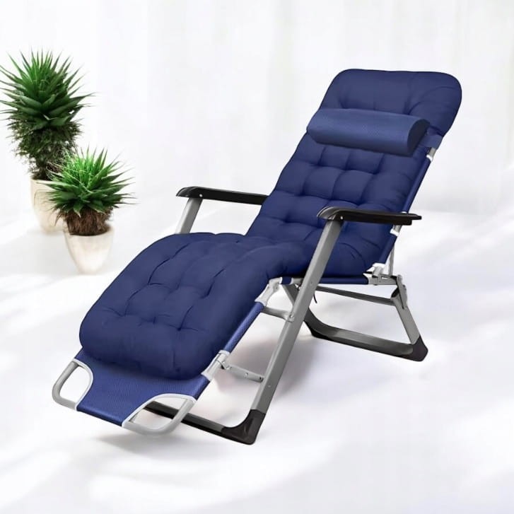 Leżak ogrodowy Libretto rozkładany plażowy z miękką poduszką niebieski na szarym stelażu