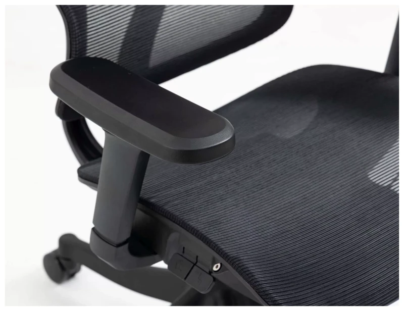 Fotel obrotowy Winner ergonomiczny regulowane siedzisko i podłokietniki do biura czarny