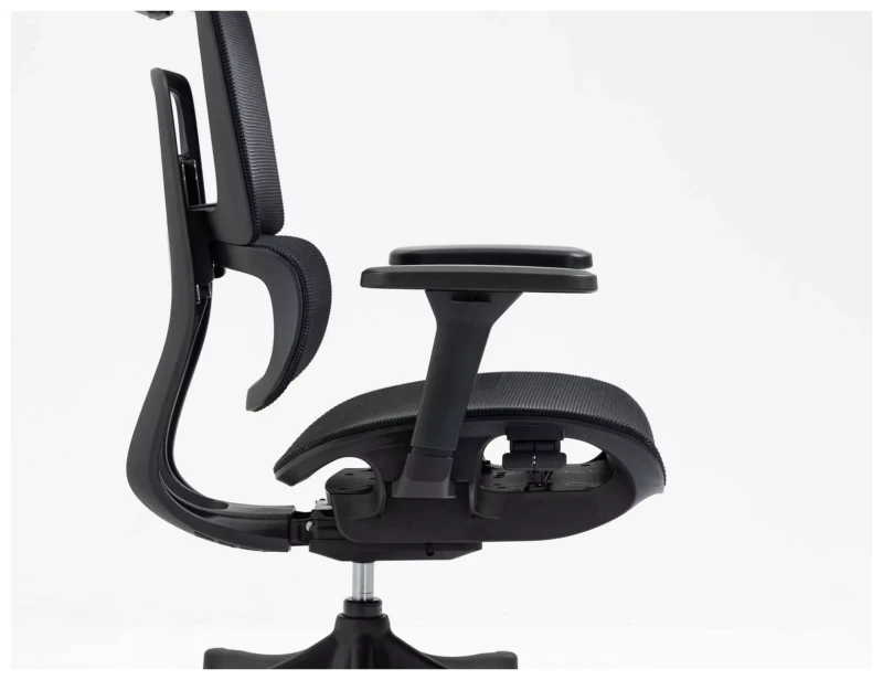 Fotel obrotowy Winner ergonomiczny regulowane siedzisko i podłokietniki do biura czarny