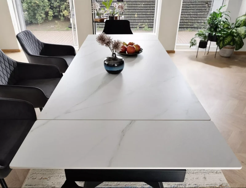 Stół rozkładany Laconi do jadalni 160-220 cm biały/czarny mat