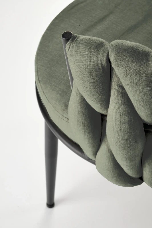 Krzesło tapicerowane K516 z ozdobnym oparciem do salonu oliwkowy