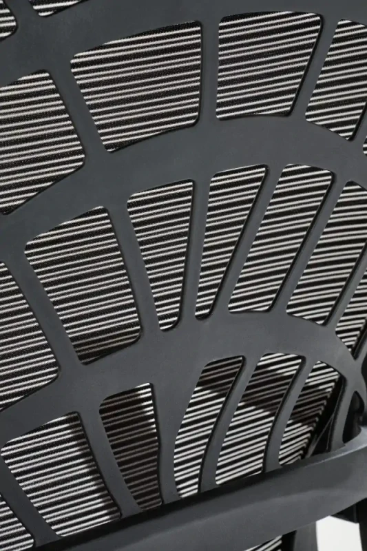 Fotel obrotowy Vesuvio ergonomiczny nowoczesny do biura czarny