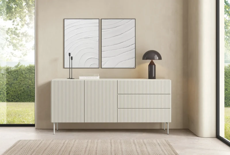 Komoda Muti 2-drzwiowa z 3 szufladami ryflowane fronty i boki 177 cm kaszmir