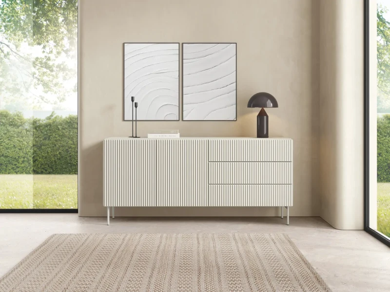 Komoda Muti 2-drzwiowa z 3 szufladami ryflowane fronty i boki 177 cm kaszmir