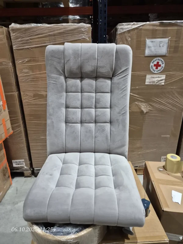 Fotel tapicerowany Finka Harmonia pikowany Royal 26 OUTLET