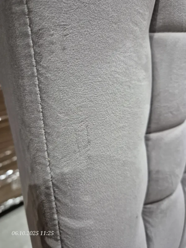 Fotel tapicerowany Finka Harmonia pikowany Royal 26 OUTLET