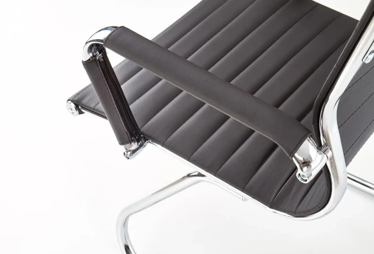Fotel gabinetowy Prestige Skid do biura eco skóra na metalowej podstawie czarny