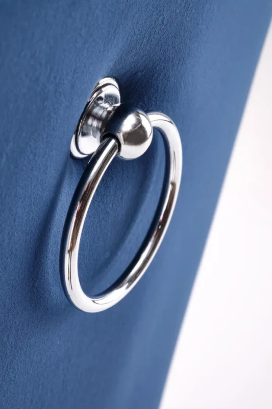 Krzesło Miya tapicerowane z uchwytem do jadalni granatowy/czarny