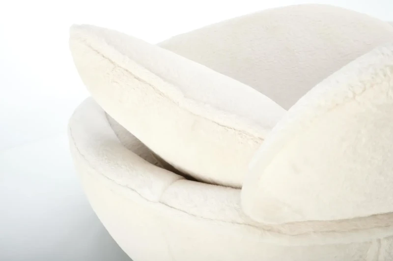 Fotel wypoczynkowy Merry tapicerowany do salonu kremowy