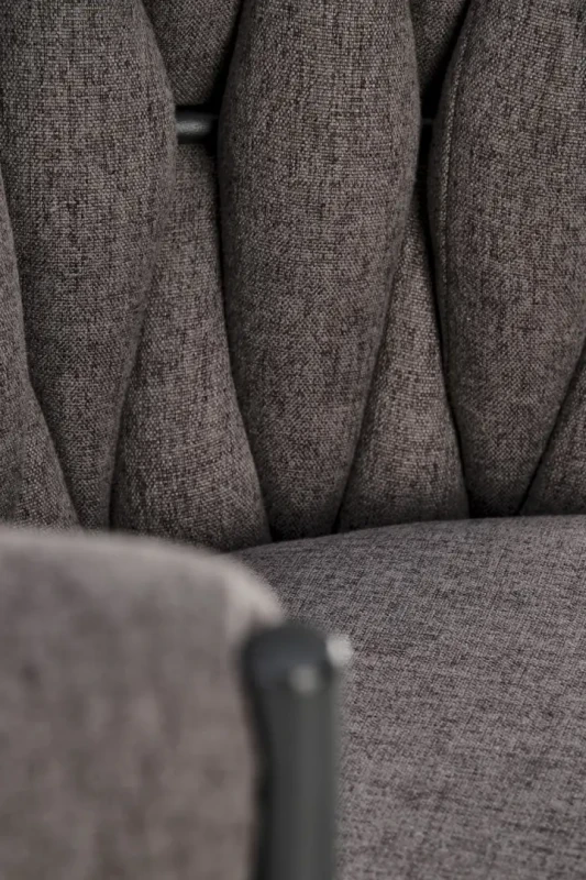 Krzesło tapicerowane K516 z ozdobnym oparciem do salonu popielaty