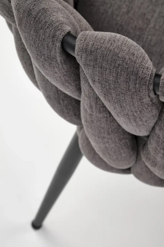 Krzesło tapicerowane K516 z ozdobnym oparciem do salonu popielaty