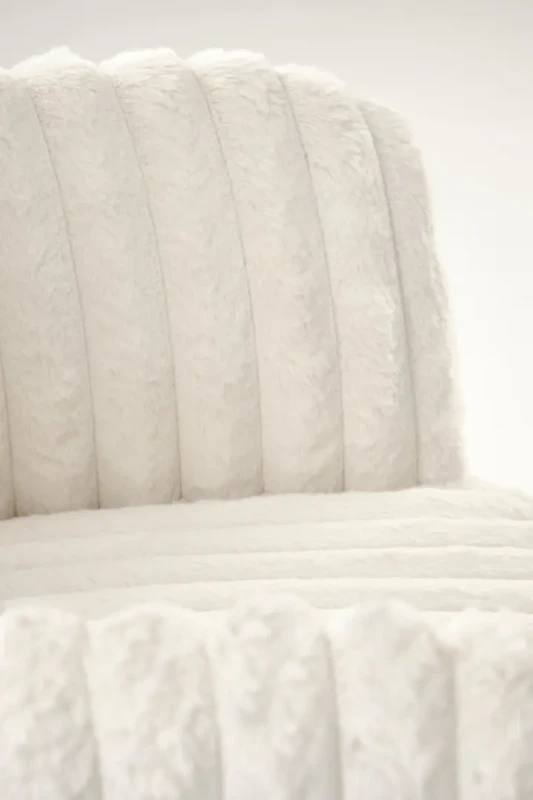 Krzesło obrotowe K572 tapicerowane do jadalni kremowy