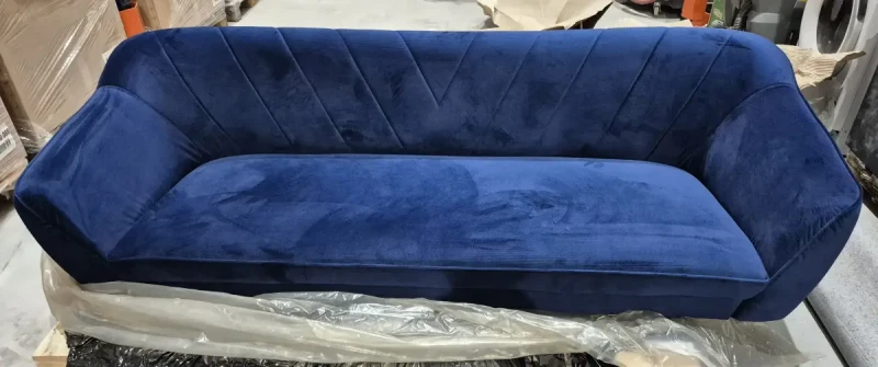 Sofa tapicerowana Mia IV w stylu skandynawskim OUTLET