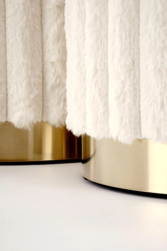 Zestaw dwóch puf FIDO z funkcją schowka kremowy na złotej podstawie