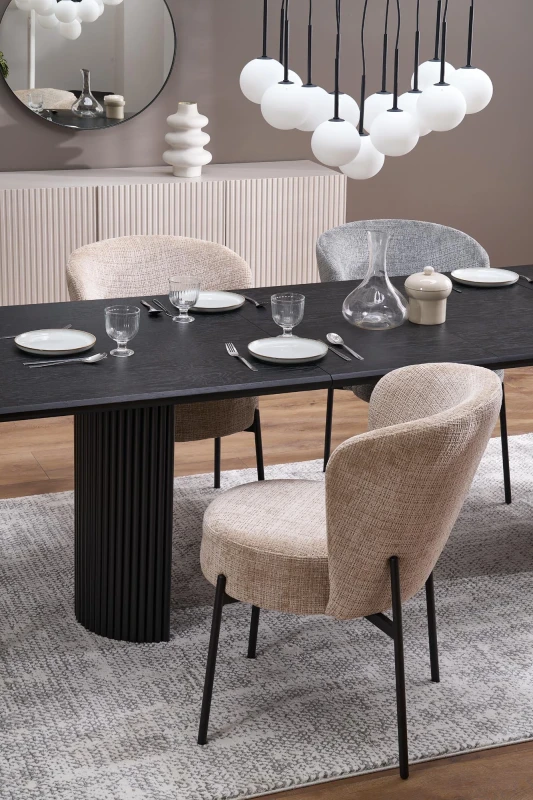 Krzesło K590 tapicerowane na metalowym stelażu do jadalni beżowy